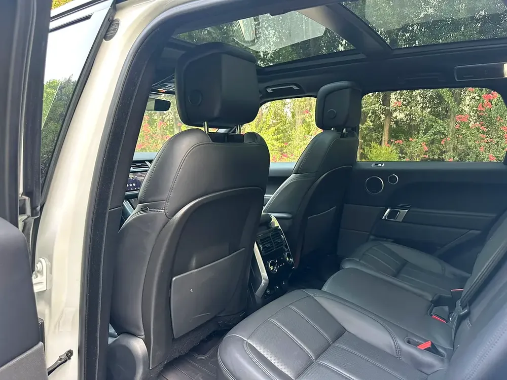 2019 Range Rover Sport HSE – SVR Kit | 3.0L V6 | 340 HP | Perfect Condition - Image 15
