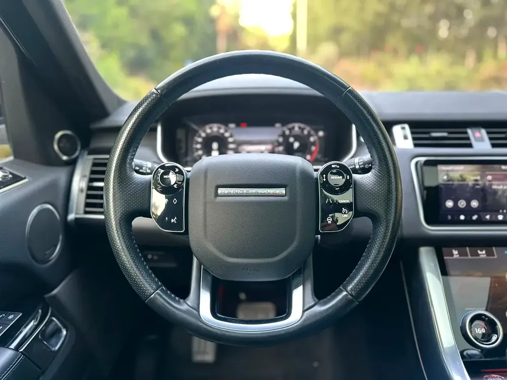 2019 Range Rover Sport HSE – SVR Kit | 3.0L V6 | 340 HP | Perfect Condition - Image 16