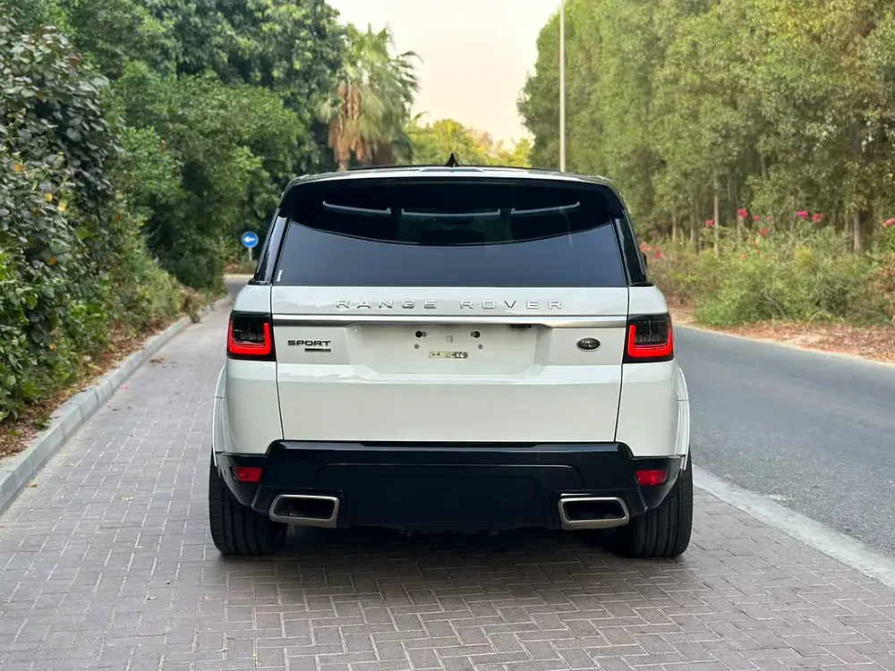2019 Range Rover Sport HSE – SVR Kit | 3.0L V6 | 340 HP | Perfect Condition - Image 5