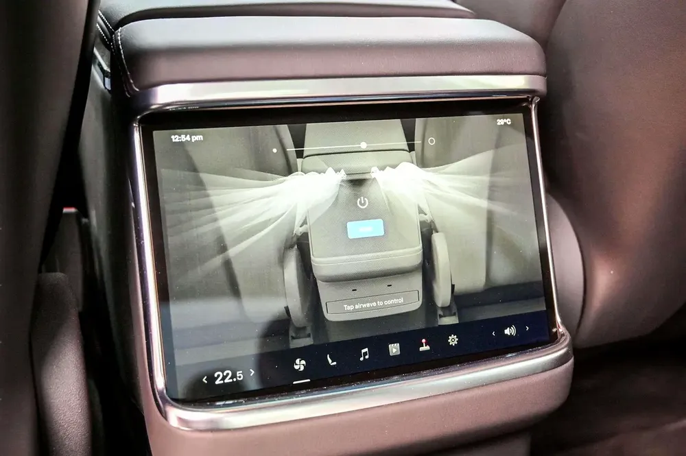 AED 4543/month | 2023 Tesla Model X Plaid | GCC Specs | Ref#421473 - Image 16