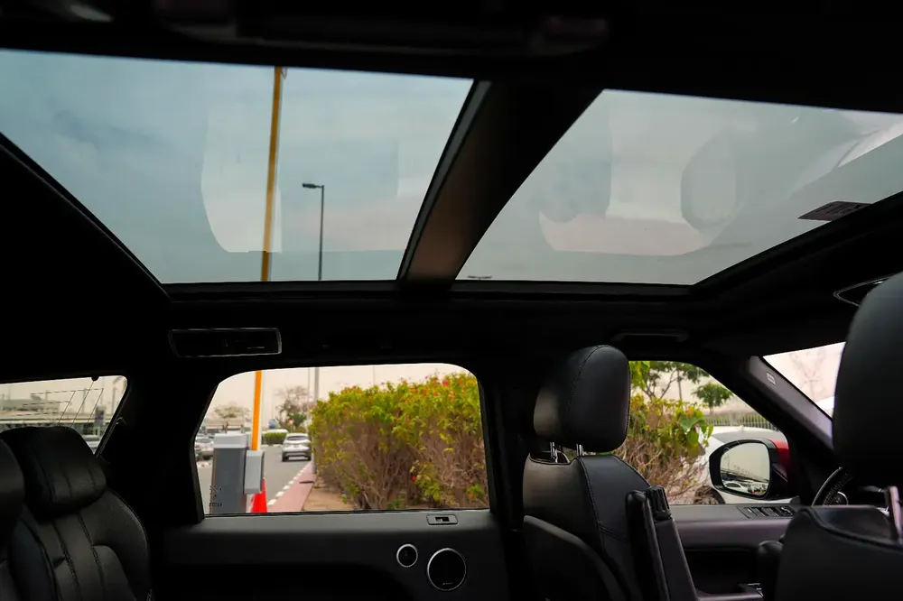 Land Rover Range Rover Sport HSE 2014 | GCC Specs | Well Maintained - Image 10