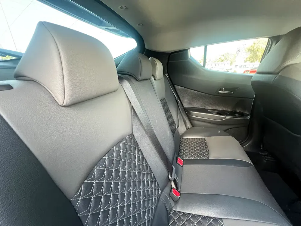 2022 Toyota C-HR G Trim - GCC Specs - Low Km | Original Paint | Zero Accident - Image 12