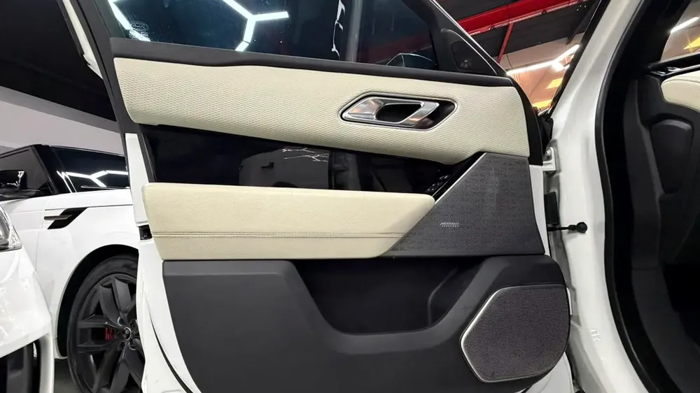 AED 1604/M | Velar P380 R Dynamic | GCC Specs | Warranty - Image 16