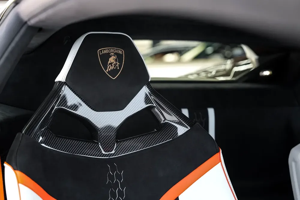 ULTIMATE MOTORS SERVICE TILL NOV 2026 | CARBON INTERIOR | TRI TONE INTERIOR | TECNICA - Image 14