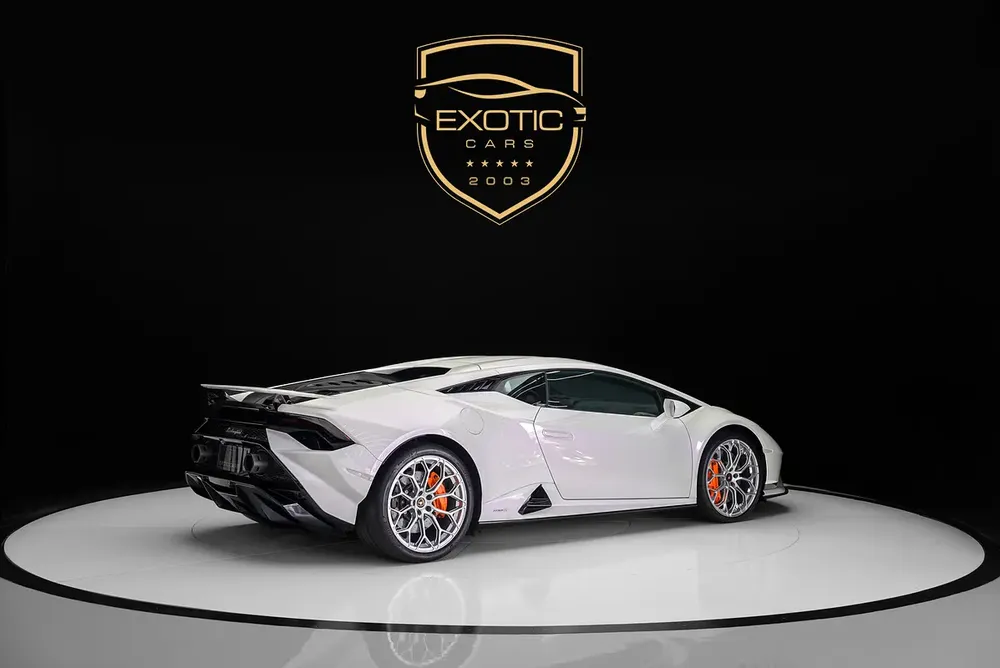 ULTIMATE MOTORS SERVICE TILL NOV 2026 | CARBON INTERIOR | TRI TONE INTERIOR | TECNICA - Image 4