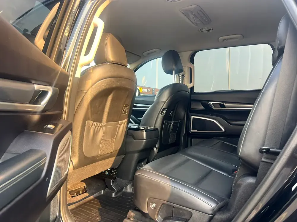 2020 Kia Telluride LX 
3.8L V6 - Rear Camera  Sensor  - Leather Seats  With Rims - - Image 14
