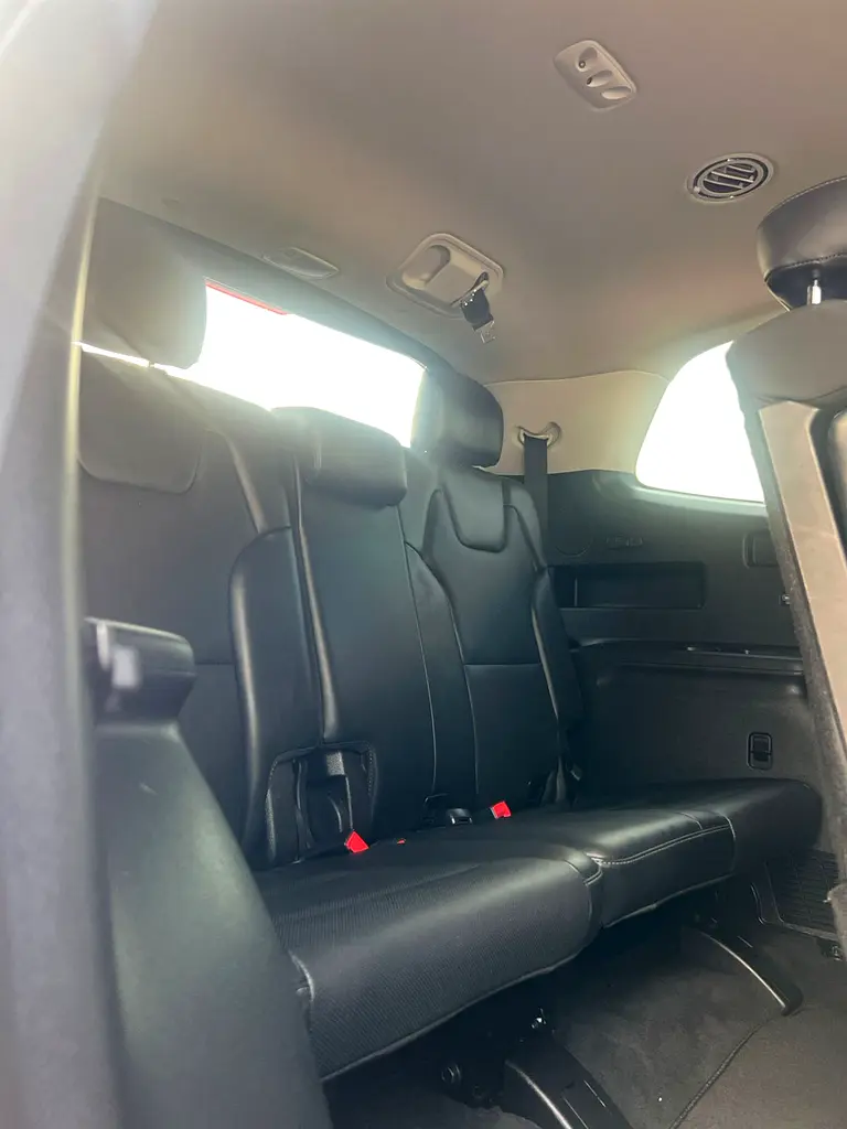2020 Kia Telluride LX 
3.8L V6 - Rear Camera  Sensor  - Leather Seats  With Rims - - Image 17