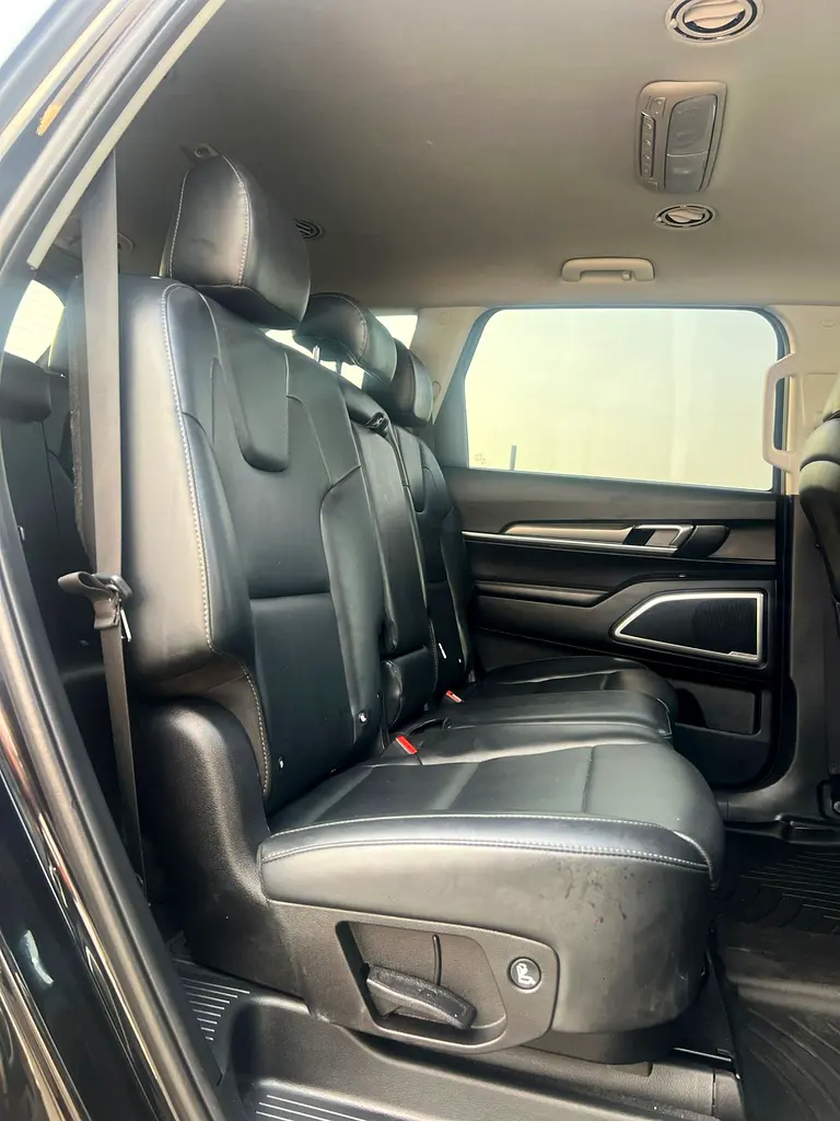 2020 Kia Telluride LX 
3.8L V6 - Rear Camera  Sensor  - Leather Seats  With Rims - - Image 18