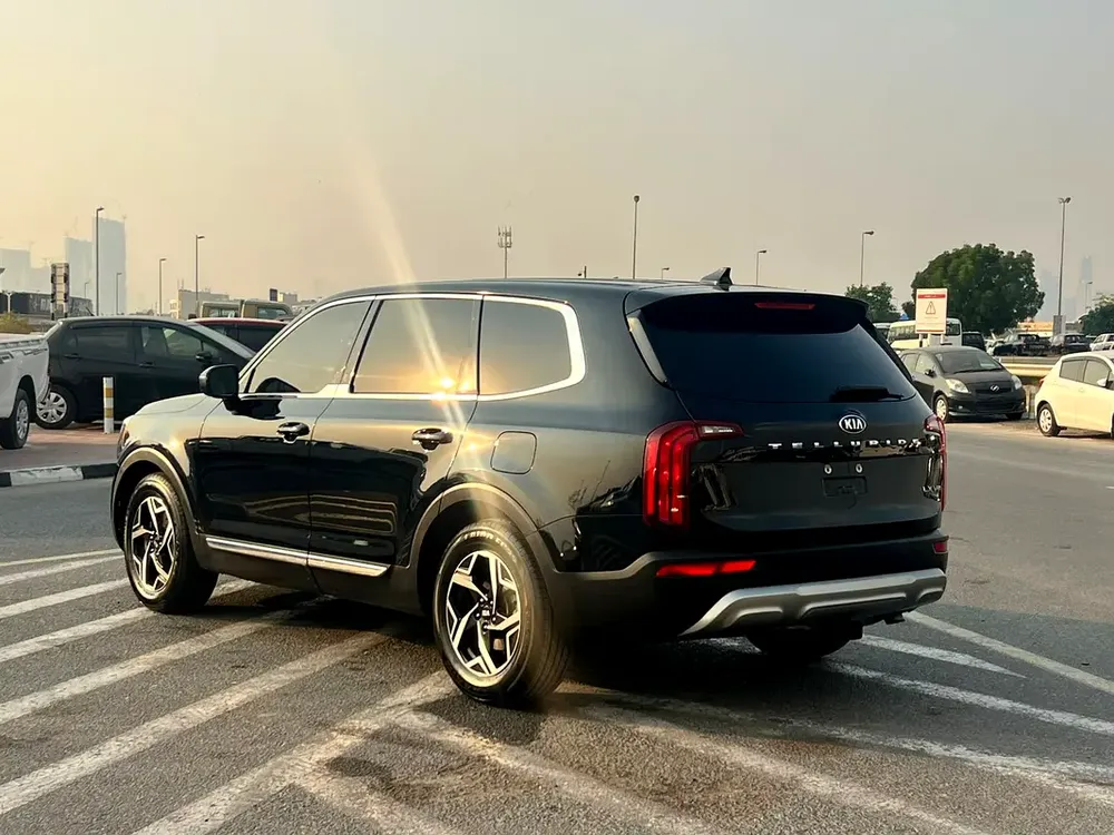 2020 Kia Telluride LX 
3.8L V6 - Rear Camera  Sensor  - Leather Seats  With Rims - - Image 7