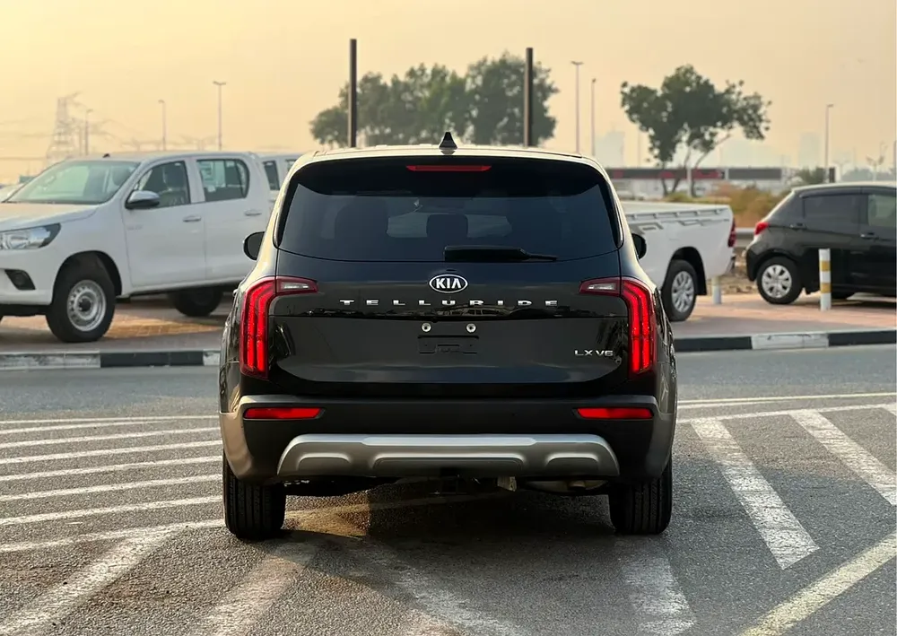 2020 Kia Telluride LX 
3.8L V6 - Rear Camera  Sensor  - Leather Seats  With Rims - - Image 8
