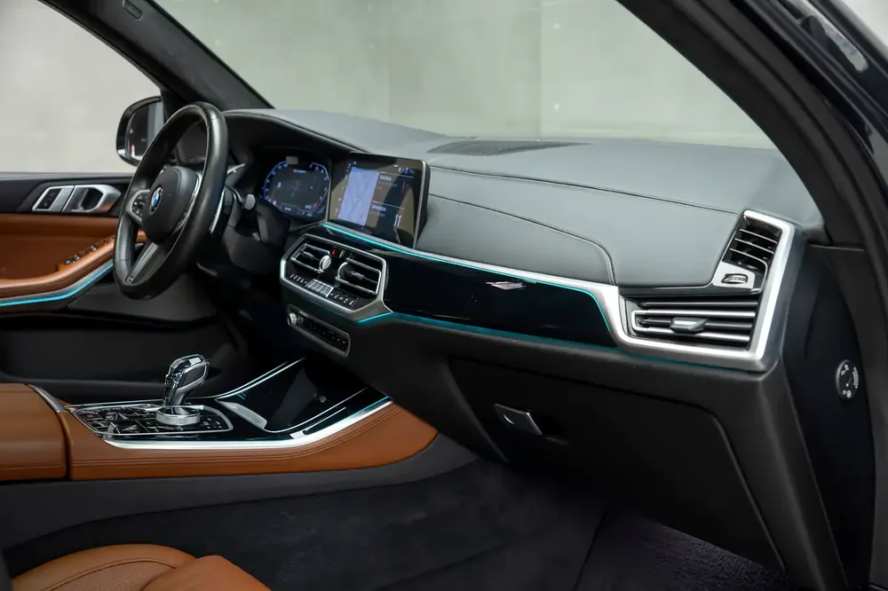 BMW X5 M50i 2021 GCC Specs low mileage - Image 11