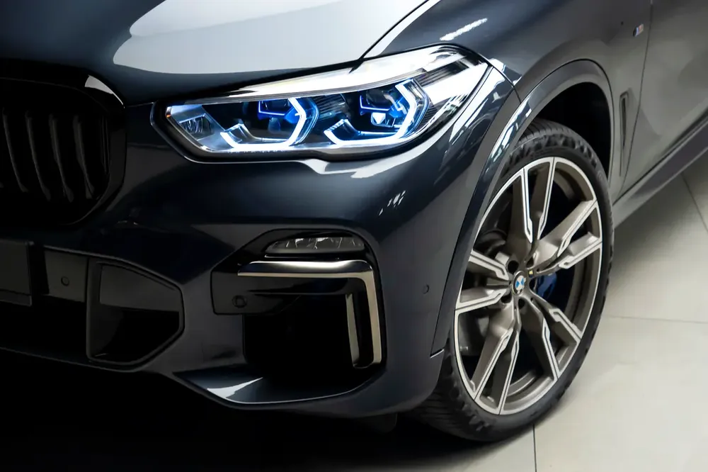 BMW X5 M50i 2021 GCC Specs low mileage - Image 4