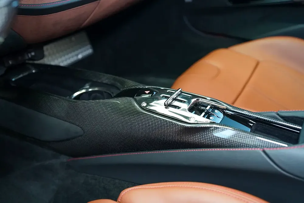 SF90 STRADALE | CARBON INTERIOR | CARBON EXTERIOR | SERVICE SEPT 2027 | - Image 11