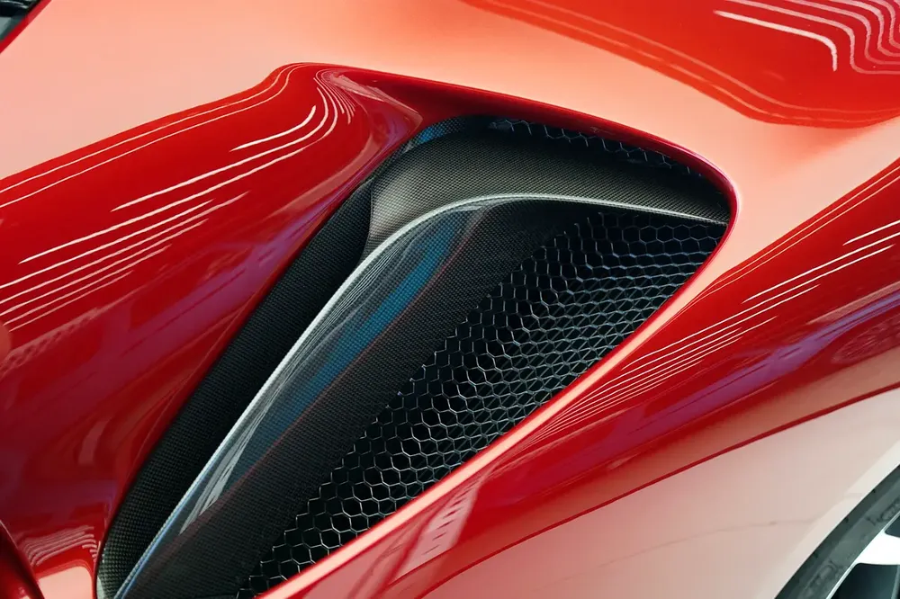 SF90 STRADALE | CARBON INTERIOR | CARBON EXTERIOR | SERVICE SEPT 2027 | - Image 6