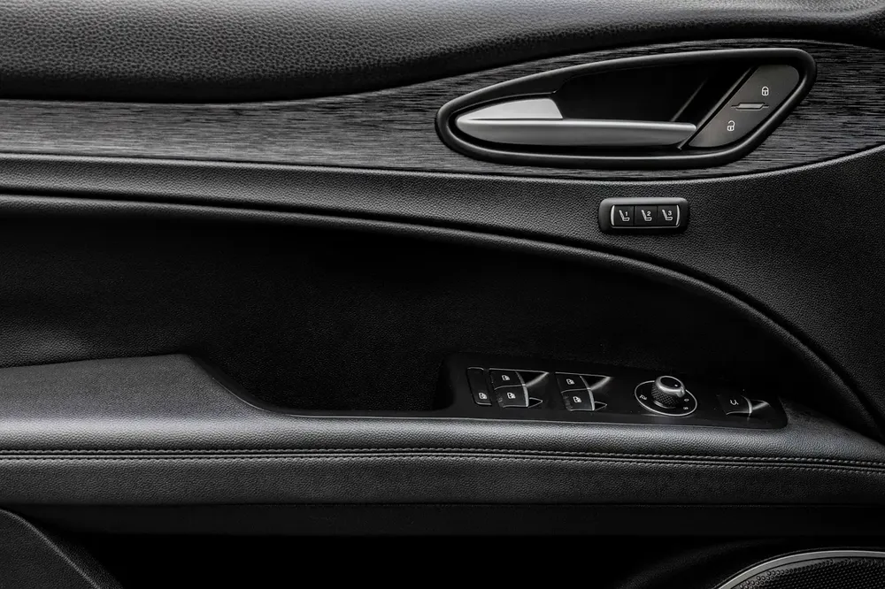 1,469 P.M |  Stelvio Super | 0% Downpayment | Service History! - Image 13
