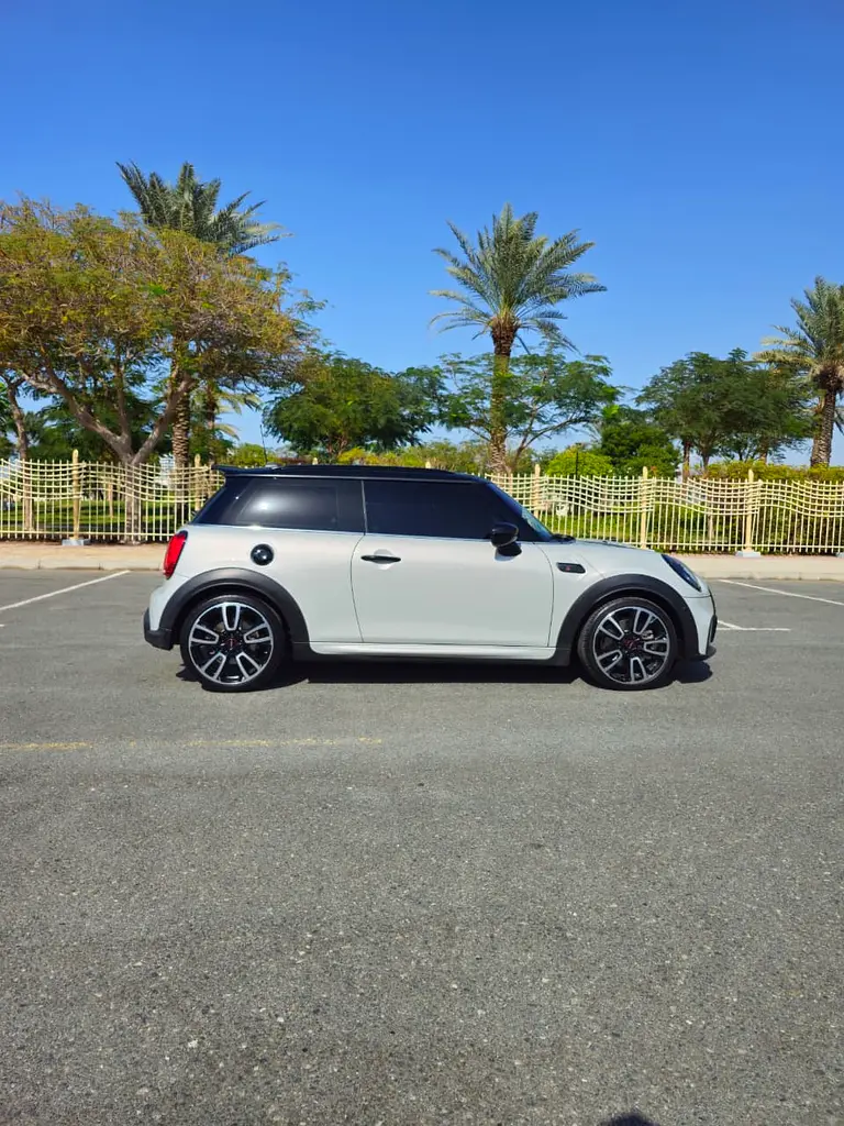 2022 Mini Cooper S JCW Kit | 2.0L I4 | 192 HP | 60,750 KM | Service Contract - Image 4