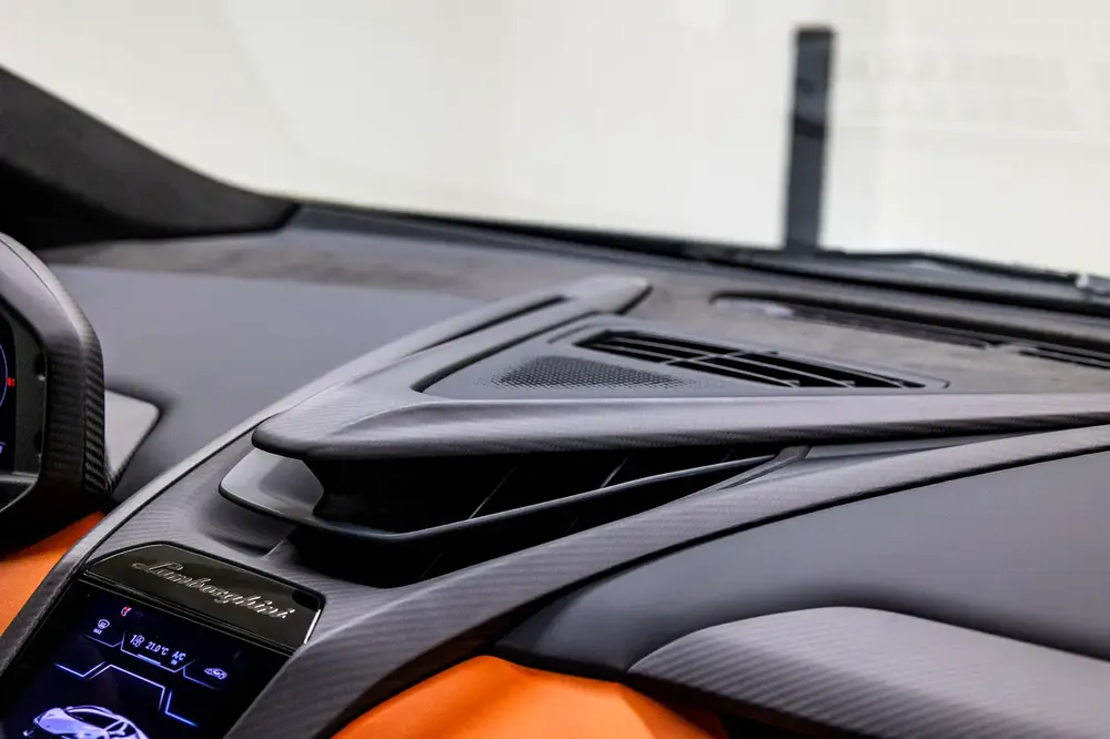 Lamborghini Revuelto - GCC Specs - Warrant Available - Image 16