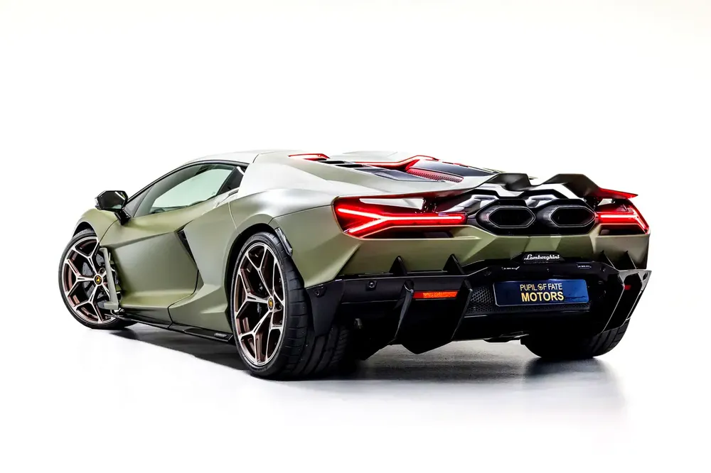 Lamborghini Revuelto - GCC Specs - Warrant Available - Image 5
