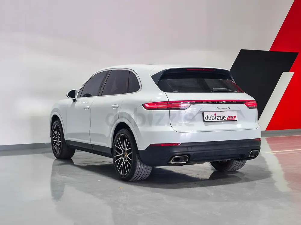 AED 1761/month | 2018 Porsche Cayenne  | GCC Specs | Ref#446490 - Image 8