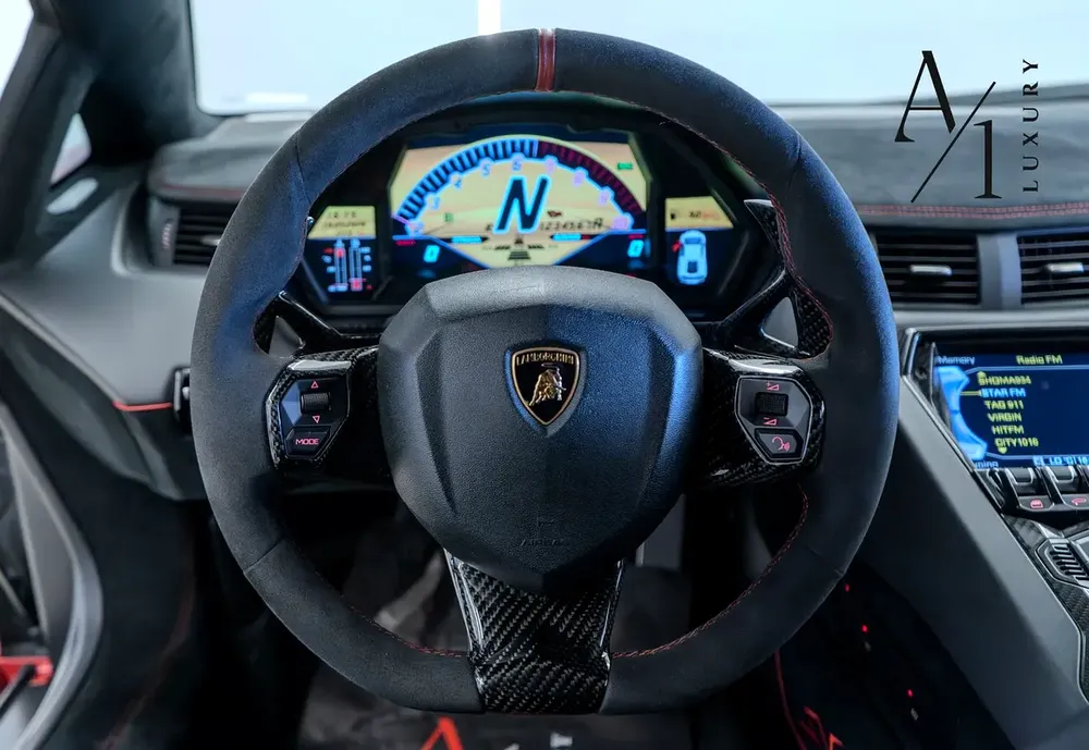 2016 Lamborghini Aventador SV (1 di 600) With Original Novitec Parts, Excellent Condition, GCC Specs - Image 11