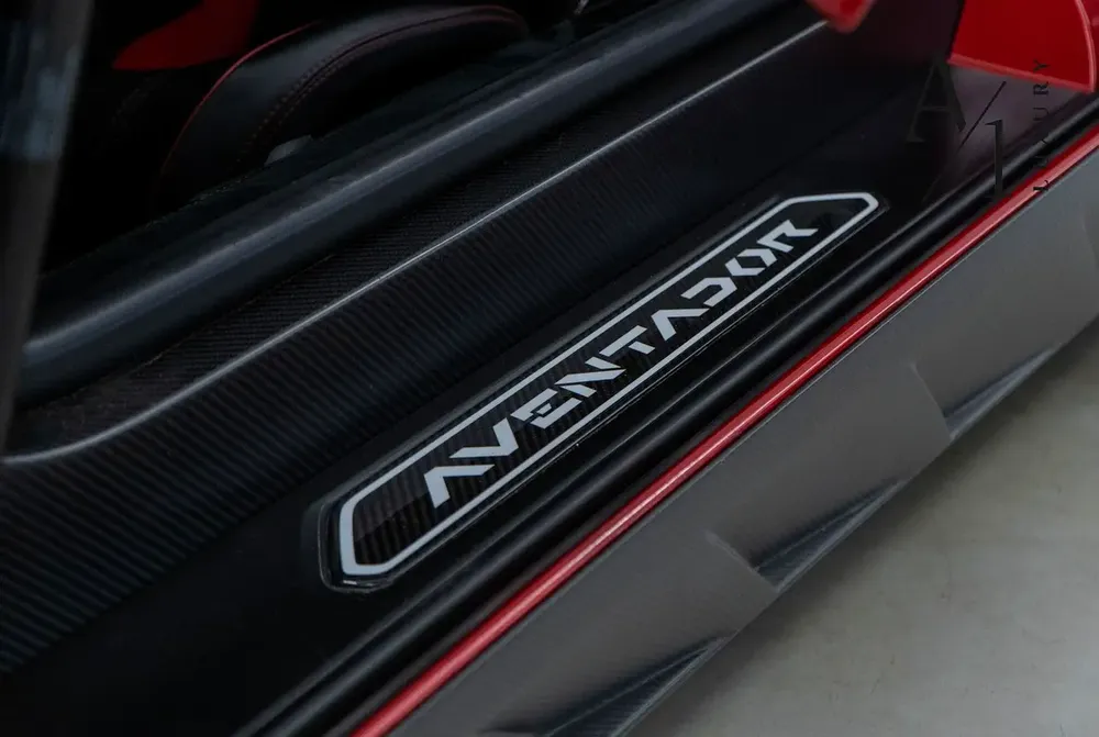 2016 Lamborghini Aventador SV (1 di 600) With Original Novitec Parts, Excellent Condition, GCC Specs - Image 14