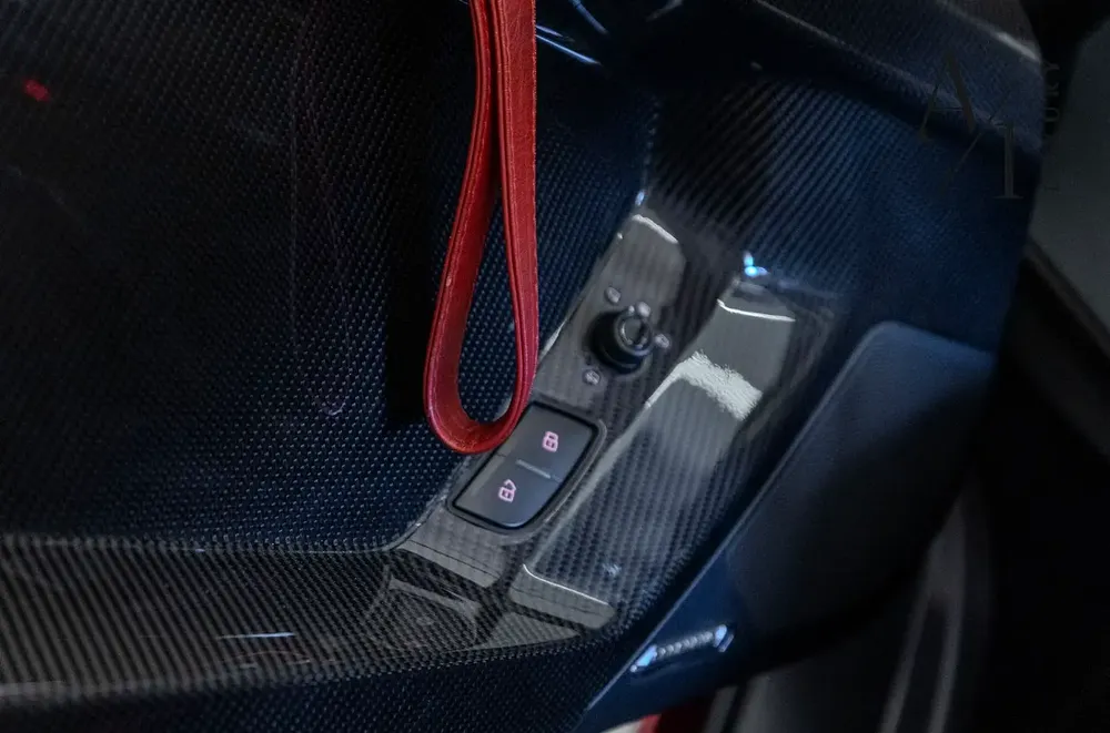 2016 Lamborghini Aventador SV (1 di 600) With Original Novitec Parts, Excellent Condition, GCC Specs - Image 15