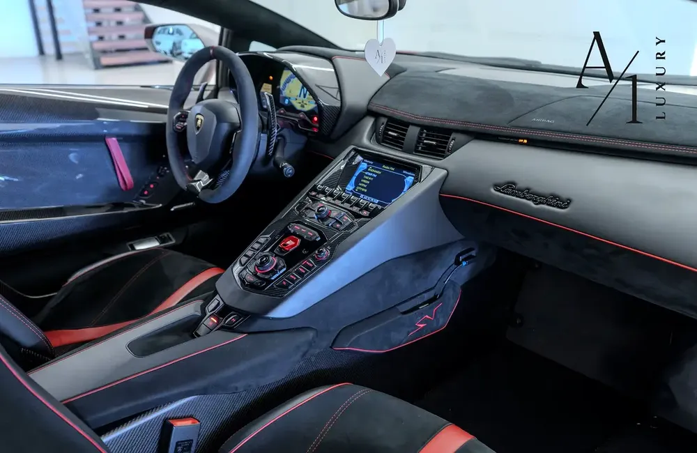 2016 Lamborghini Aventador SV (1 di 600) With Original Novitec Parts, Excellent Condition, GCC Specs - Image 9