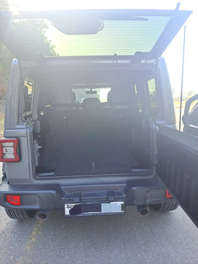 2021 Jeep Wrangler Unlimited Sahara GCC Specs - Pristine Condition V6 No Accident No repaint - Image 10