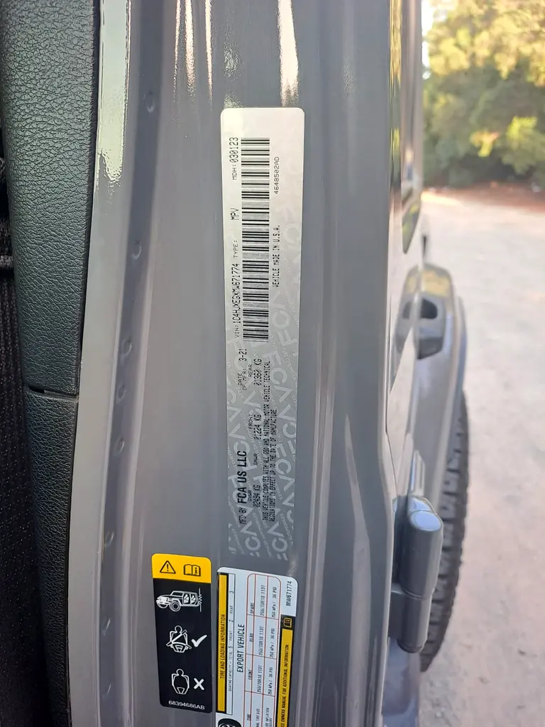 2021 Jeep Wrangler Unlimited Sahara GCC Specs - Pristine Condition V6 No Accident No repaint - Image 12