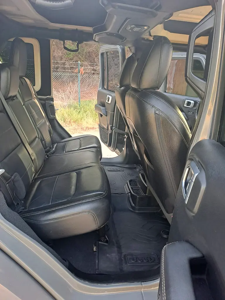 2021 Jeep Wrangler Unlimited Sahara GCC Specs - Pristine Condition V6 No Accident No repaint - Image 15