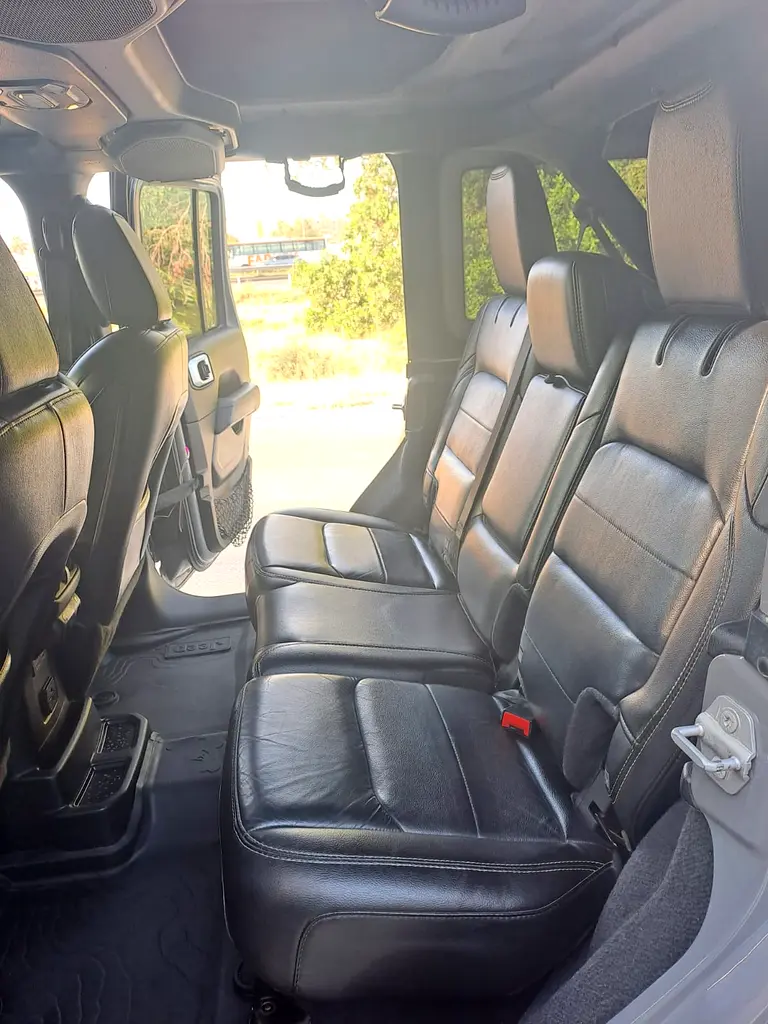 2021 Jeep Wrangler Unlimited Sahara GCC Specs - Pristine Condition V6 No Accident No repaint - Image 16