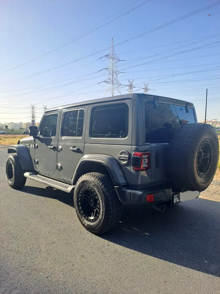 2021 Jeep Wrangler Unlimited Sahara GCC Specs - Pristine Condition V6 No Accident No repaint - Image 5