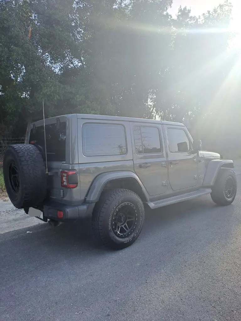 2021 Jeep Wrangler Unlimited Sahara GCC Specs - Pristine Condition V6 No Accident No repaint - Image 7