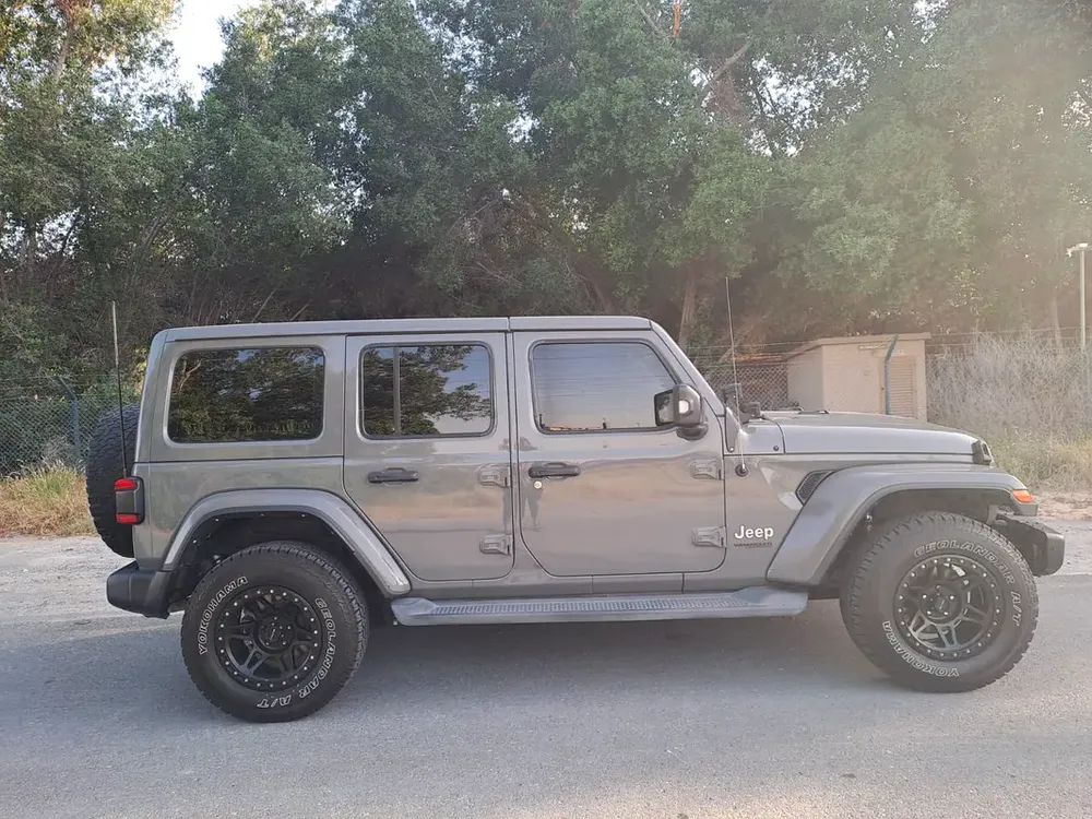 2021 Jeep Wrangler Unlimited Sahara GCC Specs - Pristine Condition V6 No Accident No repaint - Image 8