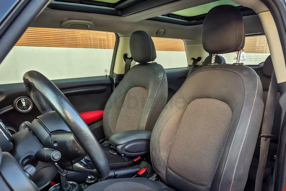 AED 851/month | 2020 MINI Cooper  | GCC Specs | Ref#422936 - Image 13