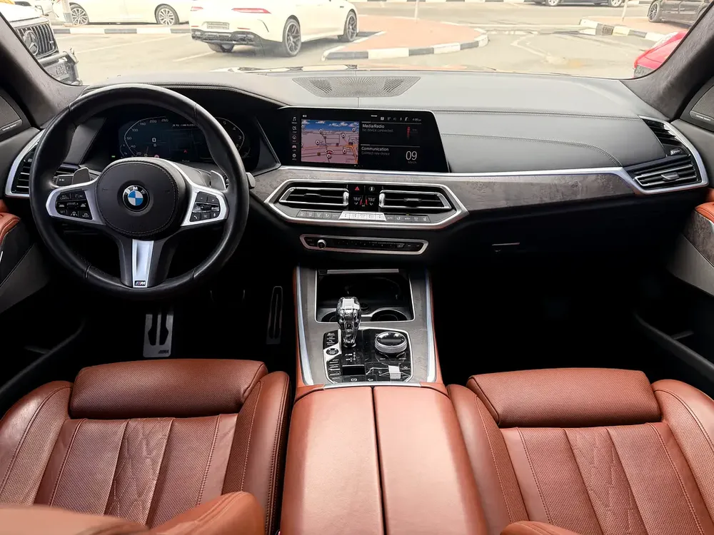 Bmw X5 M50i GCC - No Accident - FSH - Under warranty - Image 6