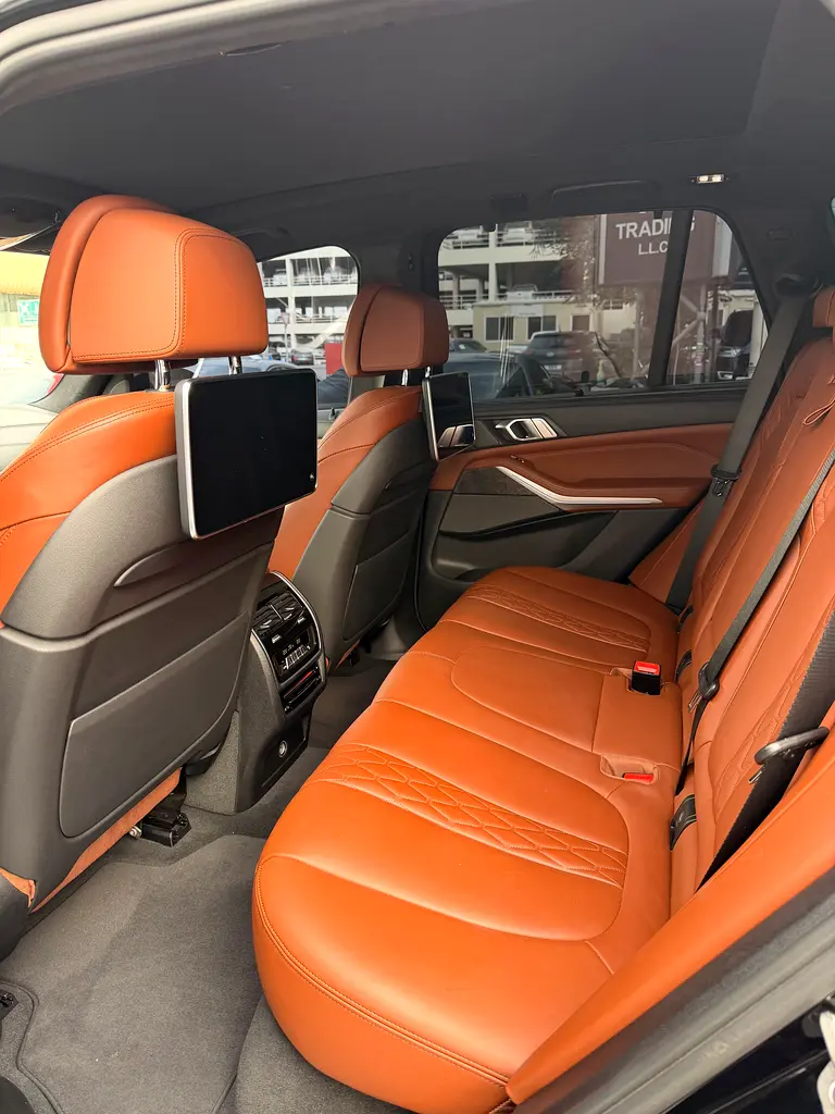 Bmw X5 M50i GCC - No Accident - FSH - Under warranty - Image 8