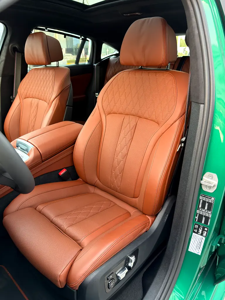 BMW X6 M60i xDrive M Sport - GCC Specs - 5 Years Warranty - 5 Years Free Service. Free insurance… - Image 12