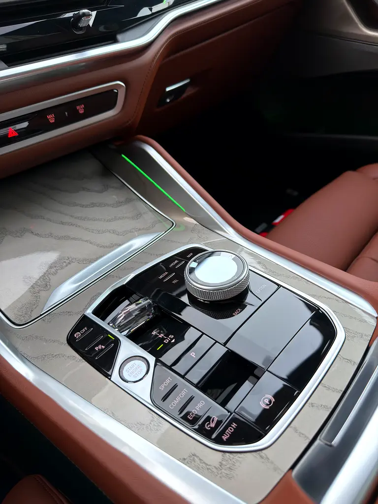 BMW X6 M60i xDrive M Sport - GCC Specs - 5 Years Warranty - 5 Years Free Service. Free insurance… - Image 17