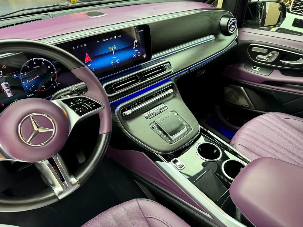 2025 Mercedes-Benz V-Class V 300 - Brand New - Chinese Specs - Image 10