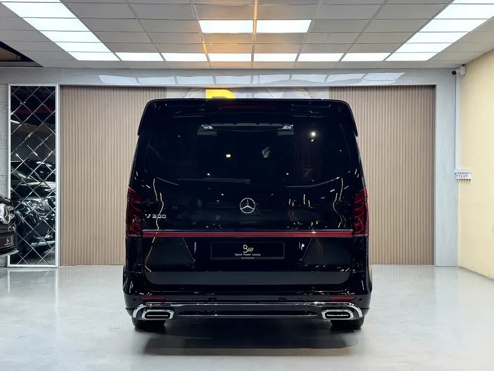2025 Mercedes-Benz V-Class V 300 - Brand New - Chinese Specs - Image 6