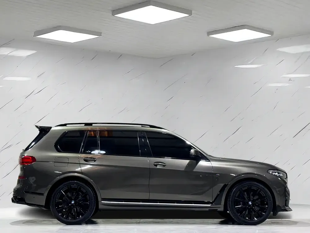 3,695AED / MONTH -- BMW WARRANTY/SERVICE -- X7 40i M-SPORT - Image 4