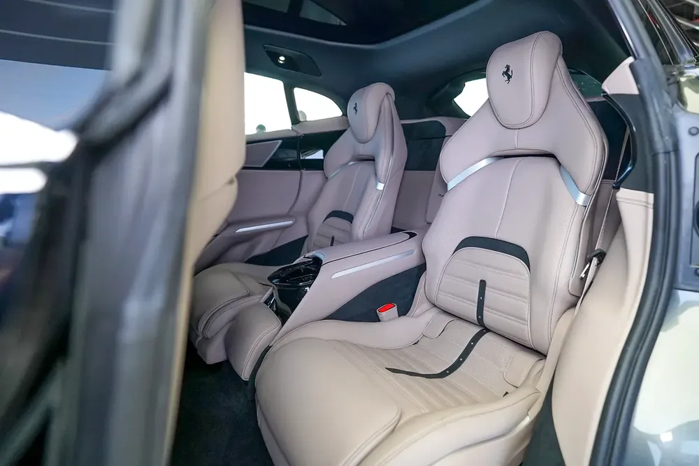 CARBON INTERIOR | CARBON EXTERIOR | SERVICE TILL  2032 | PANORAMIC ROOF | PUROSANGUE - Image 13