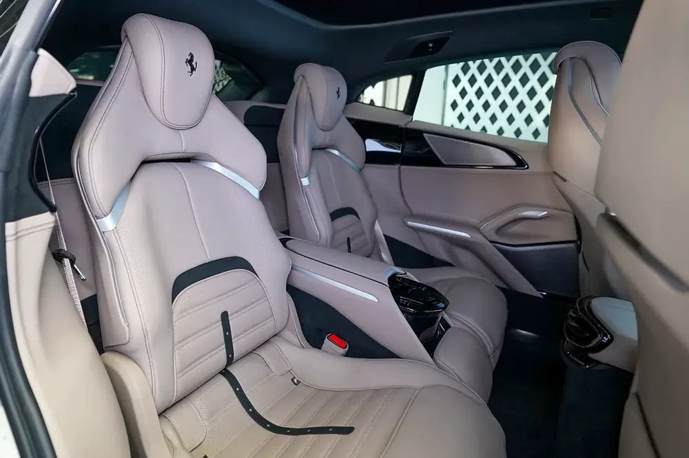 CARBON INTERIOR | CARBON EXTERIOR | SERVICE TILL  2032 | PANORAMIC ROOF | PUROSANGUE - Image 16