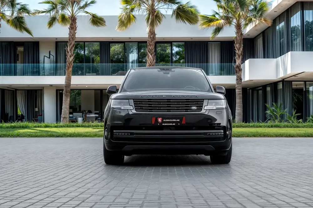 10,967 P.M | 0% Downpayment | Autobiography | P530 V8! - Image 4