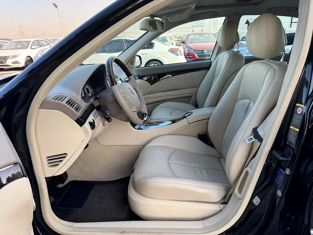 Mercedes Benz E320 2004 73000km - Beige Interior - Original Paint - Japan Import - Clean Title - Image 12