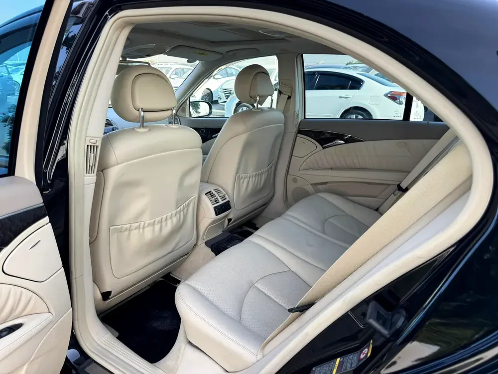 Mercedes Benz E320 2004 73000km - Beige Interior - Original Paint - Japan Import - Clean Title - Image 14