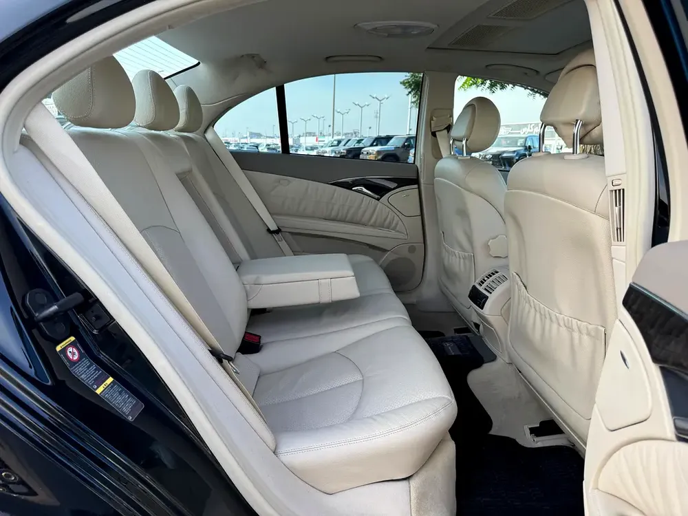 Mercedes Benz E320 2004 73000km - Beige Interior - Original Paint - Japan Import - Clean Title - Image 16