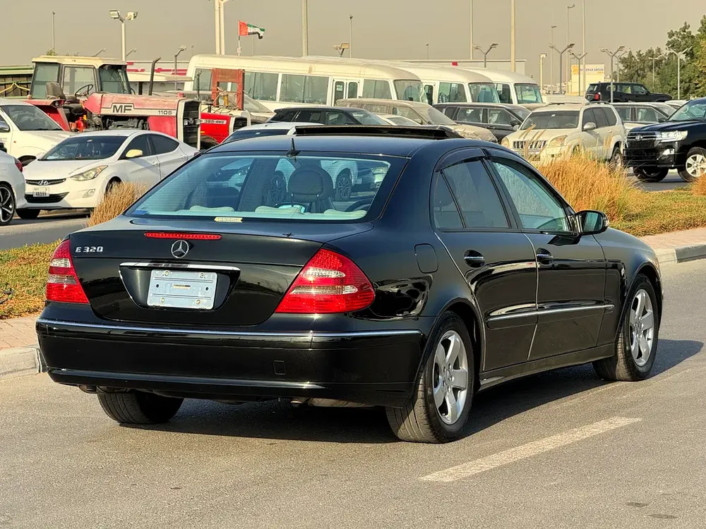 Mercedes Benz E320 2004 73000km - Beige Interior - Original Paint - Japan Import - Clean Title - Image 5