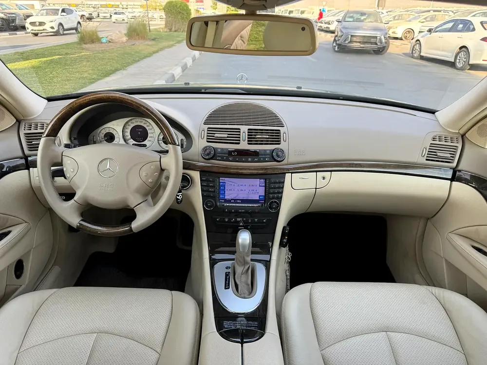 Mercedes Benz E320 2004 73000km - Beige Interior - Original Paint - Japan Import - Clean Title - Image 8